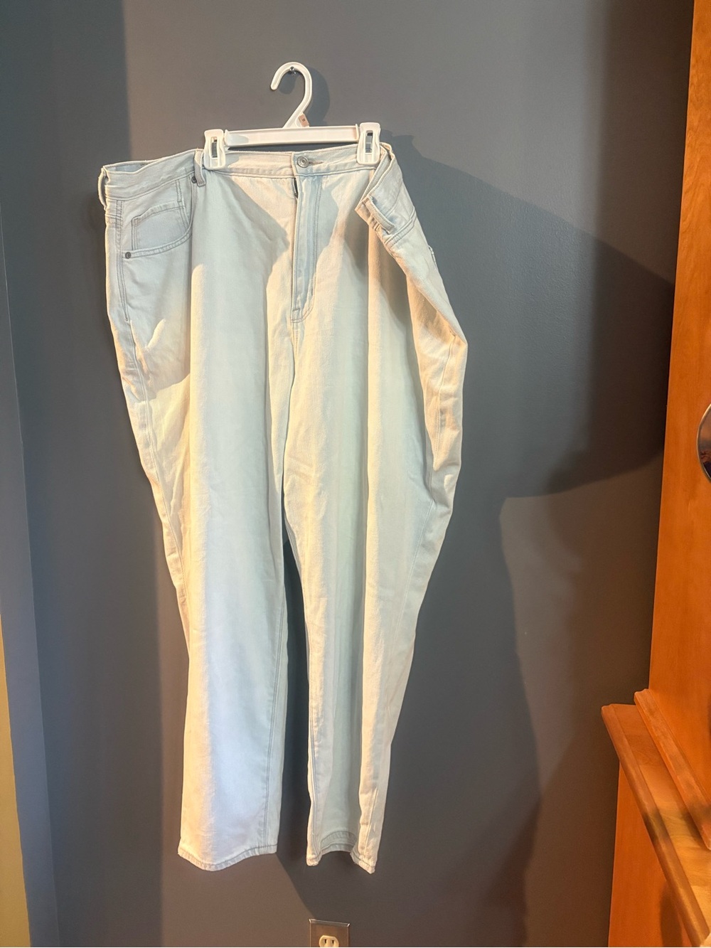American Eagle Outfitters Light Blue Women's Straight Leg Jeans